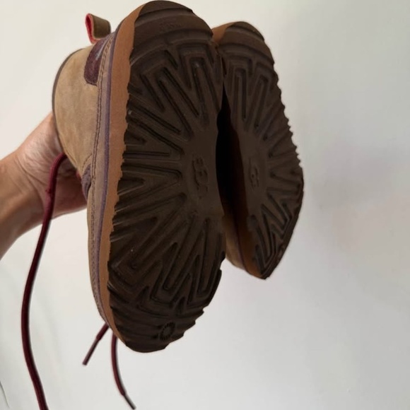 UGG Neumel II Waterproof Lace-Up Boots, Toddler size 11 - Picture 3 of 6